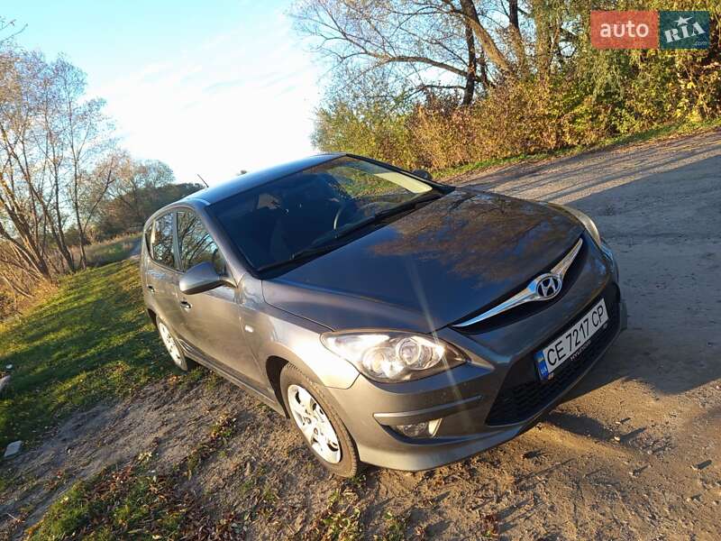 Хэтчбек Hyundai i30 2010 в Кицмани