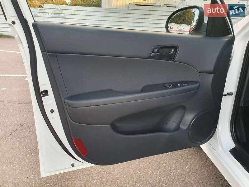 Хетчбек Hyundai i30 2011 в Рівному фото 19 Хетчбек Hyundai i30 2011 в Рівному