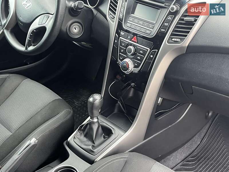 Хэтчбек Hyundai i30 2013 в Киеве фото 24 Хэтчбек Hyundai i30 2013 в Киеве