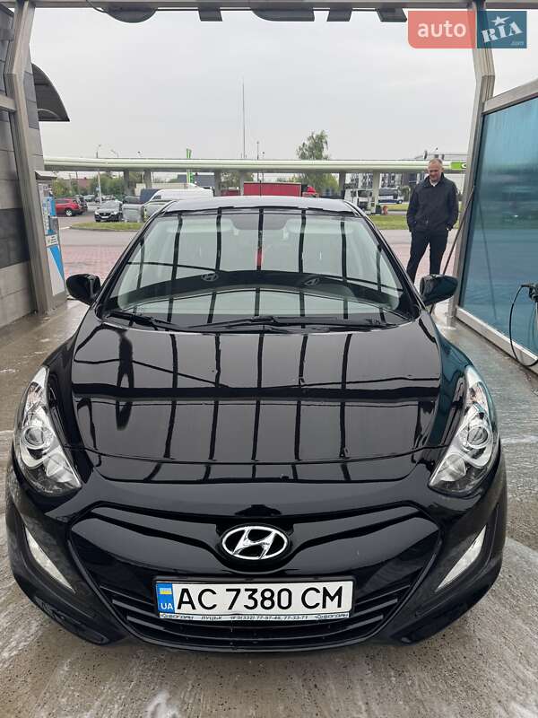 Хэтчбек Hyundai i30 2014 в Луцке