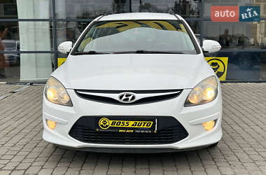 Хэтчбек Hyundai i30 2010 в 