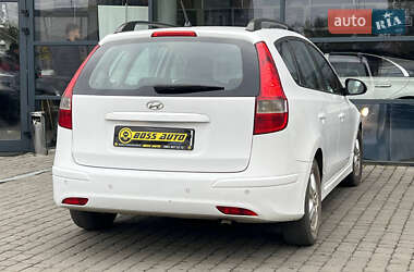 Хэтчбек Hyundai i30 2010 в 