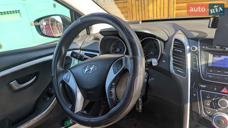 Хетчбек Hyundai i30 2013 в Чернівцях