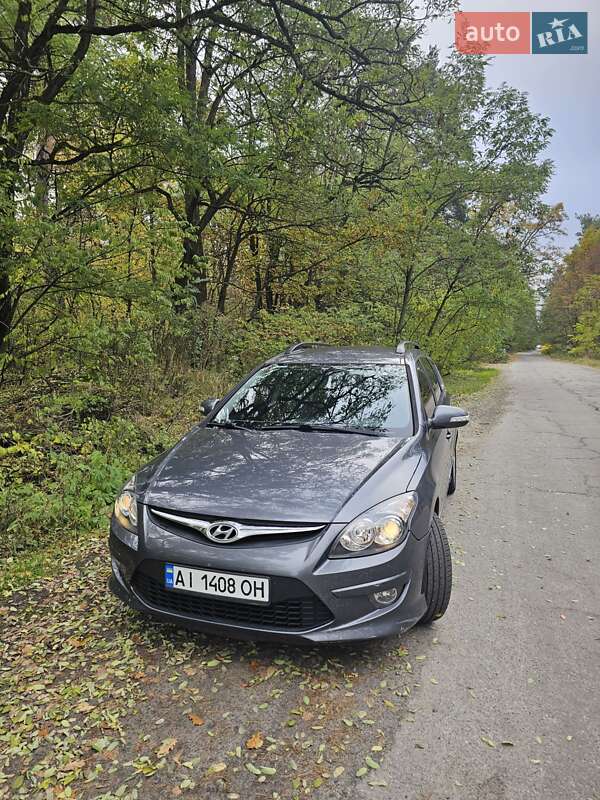 Універсал Hyundai i30 2010 в  фото Універсал Hyundai i30 2010 в