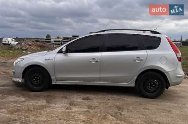Універсал Hyundai i30 2010 в  фото 6 Універсал Hyundai i30 2010 в