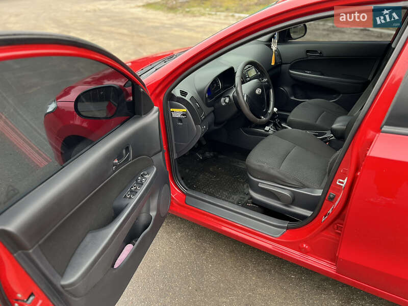 Універсал Hyundai i30 2009 в Зміїві фото 11 Універсал Hyundai i30 2009 в Зміїві
