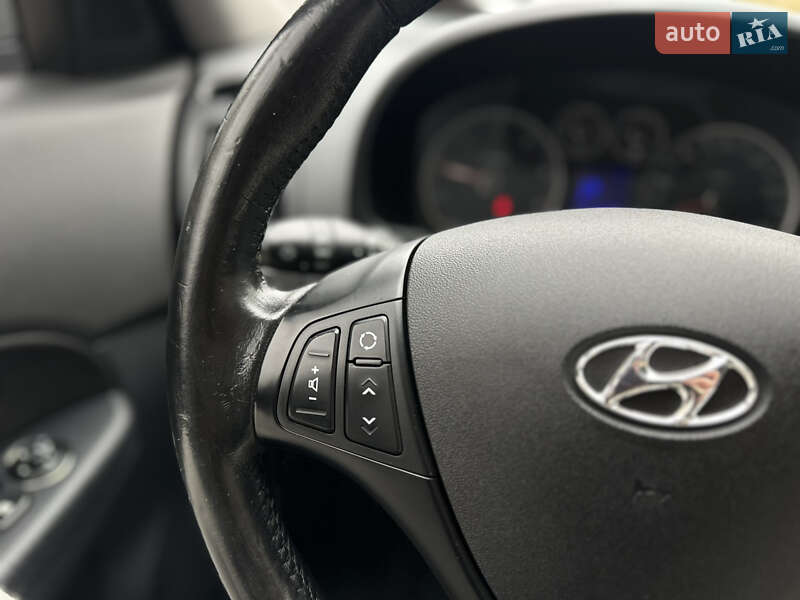 Хетчбек Hyundai i30 2011 в Києві фото 32 Хетчбек Hyundai i30 2011 в Києві