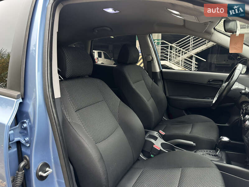 Хетчбек Hyundai i30 2011 в Києві фото 45 Хетчбек Hyundai i30 2011 в Києві