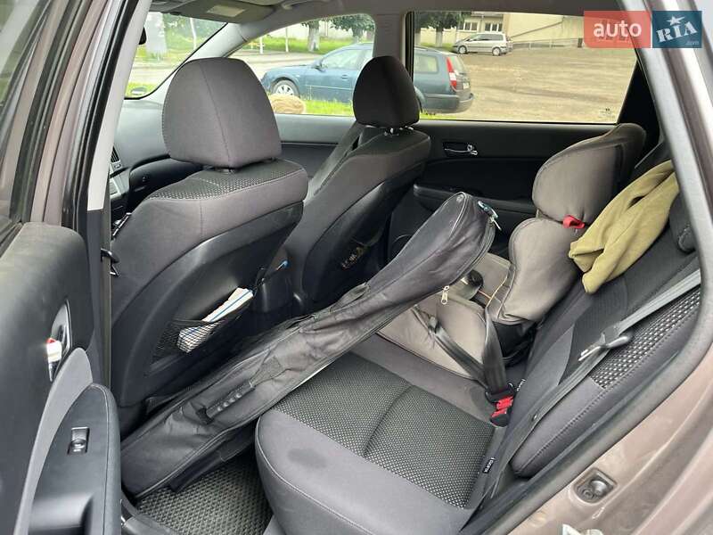 Универсал Hyundai i30 2011 в Владимире фото 2 Универсал Hyundai i30 2011 в Владимире