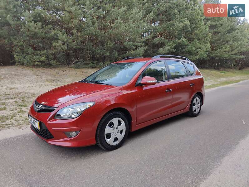 Универсал Hyundai i30 2011 в Киеве