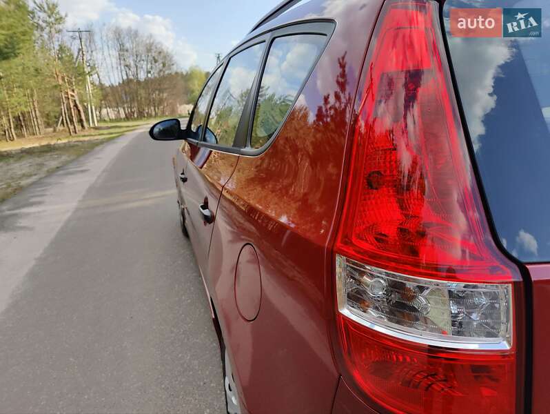 Универсал Hyundai i30 2011 в Киеве