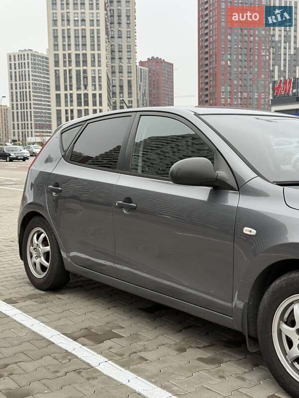 Хэтчбек Hyundai i30 2009 в Днепре фото 3 Хэтчбек Hyundai i30 2009 в Днепре