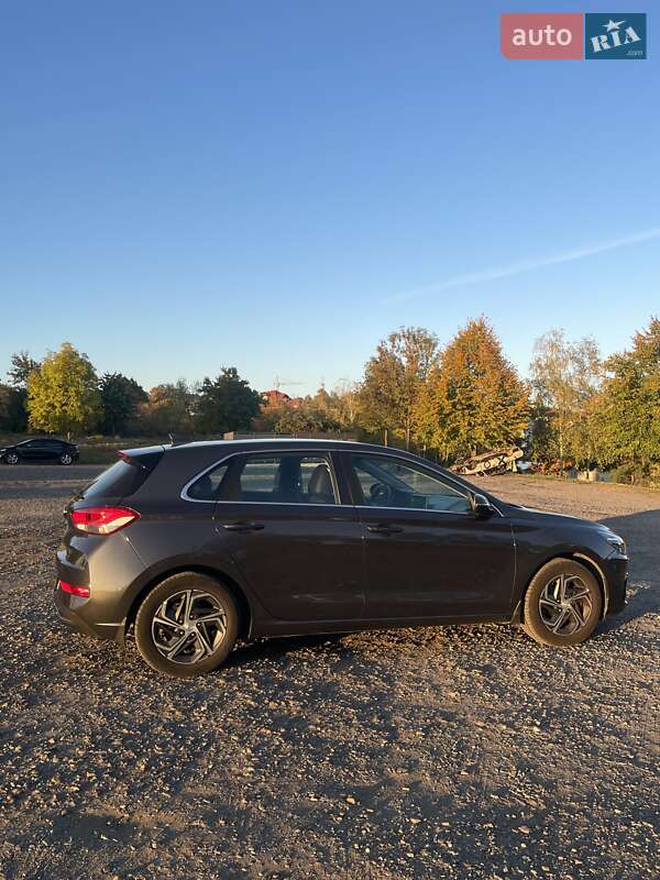 Хетчбек Hyundai i30 2021 в Ужгороді фото 9 Хетчбек Hyundai i30 2021 в Ужгороді