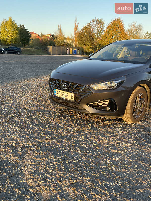 Хетчбек Hyundai i30 2021 в Ужгороді фото 16 Хетчбек Hyundai i30 2021 в Ужгороді