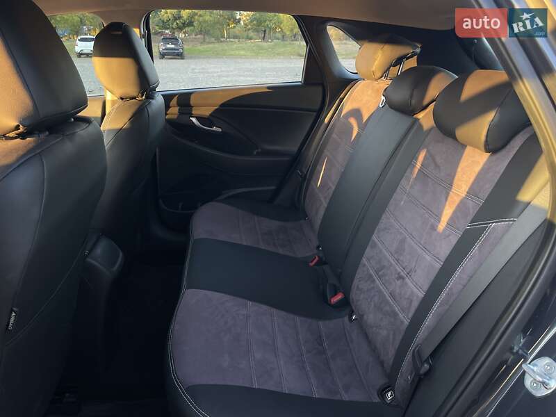 Хетчбек Hyundai i30 2021 в Ужгороді фото 24 Хетчбек Hyundai i30 2021 в Ужгороді