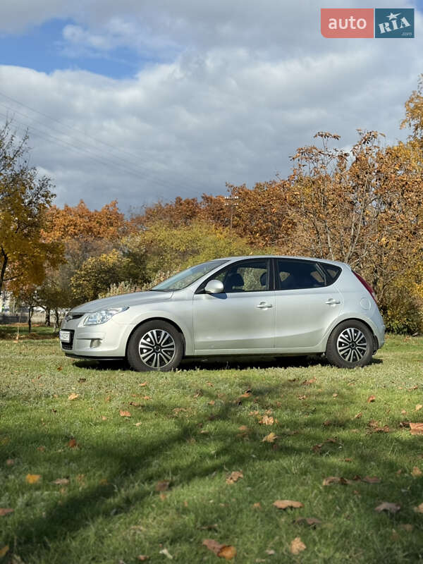 Хетчбек Hyundai i30 2009 в Києві фото 13 Хетчбек Hyundai i30 2009 в Києві