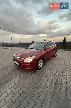 Хэтчбек Hyundai i30 2008 в Хусте
