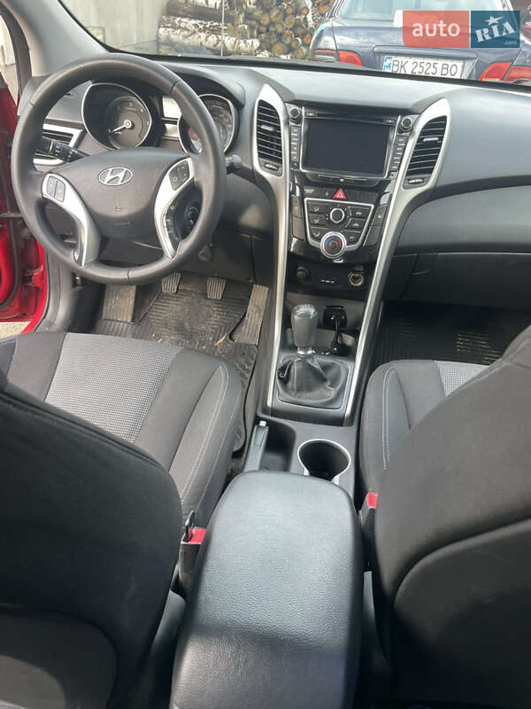 Хэтчбек Hyundai i30 2013 в Емильчине фото 11 Хэтчбек Hyundai i30 2013 в Емильчине