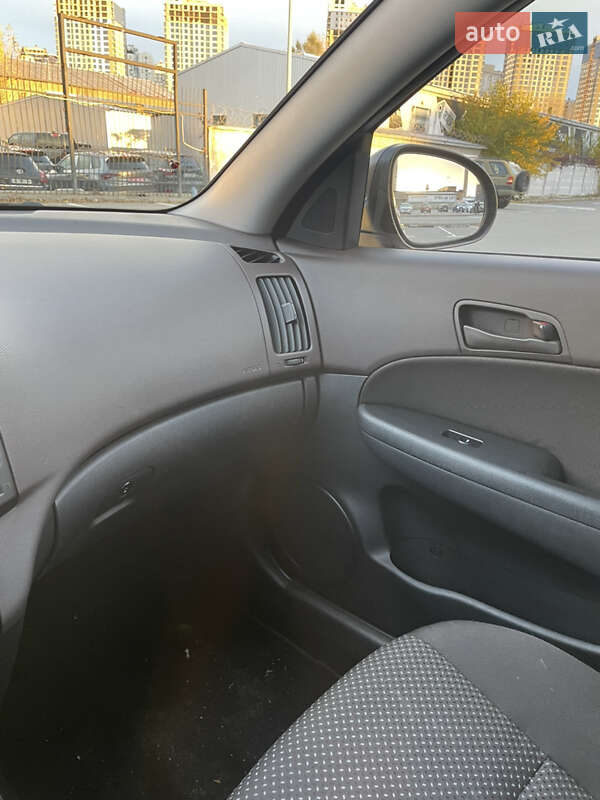 Универсал Hyundai i30 2012 в Киеве фото 8 Универсал Hyundai i30 2012 в Киеве