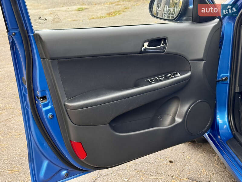 Хэтчбек Hyundai i30 2008 в Виннице