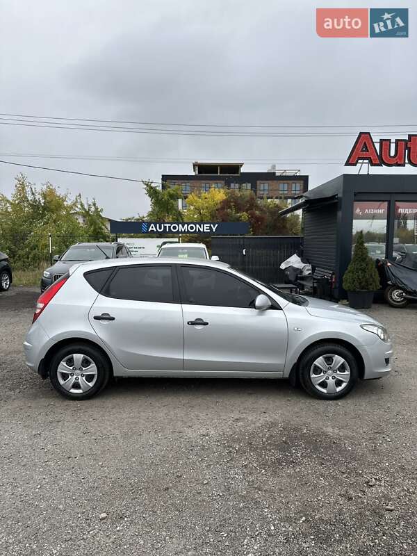 Хэтчбек Hyundai i30 2009 в Белогородке фото 4 Хэтчбек Hyundai i30 2009 в Белогородке