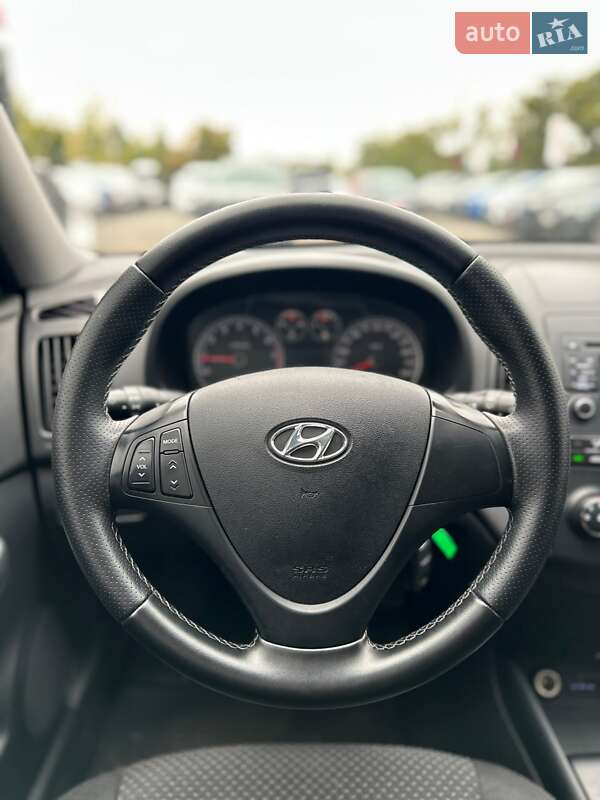 Хэтчбек Hyundai i30 2009 в Белогородке фото 17 Хэтчбек Hyundai i30 2009 в Белогородке