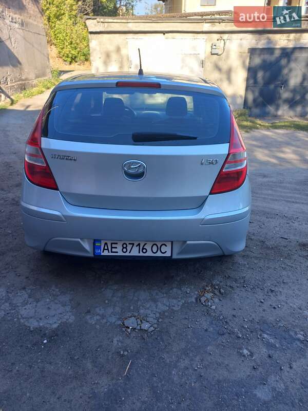 Хетчбек Hyundai i30 2010 в Кам'янському