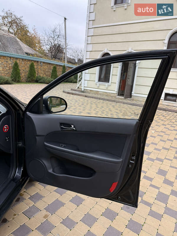 Хэтчбек Hyundai i30 2007 в Могилев-Подольске фото 21 Хэтчбек Hyundai i30 2007 в Могилев-Подольске