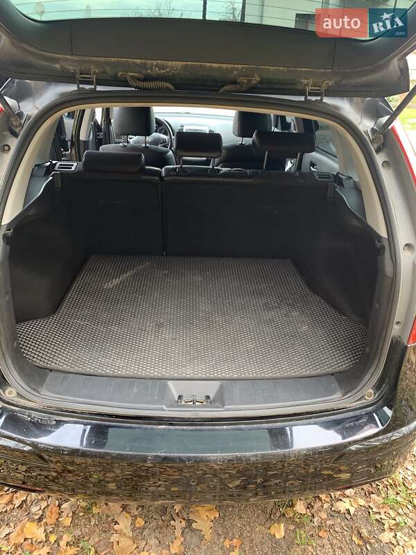 Универсал Hyundai i30 2011 в Бродах