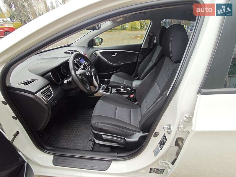 Хэтчбек Hyundai i30 2013 в Киеве