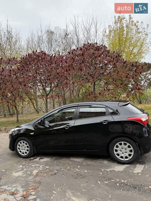 Хэтчбек Hyundai i30 2014 в Сумах