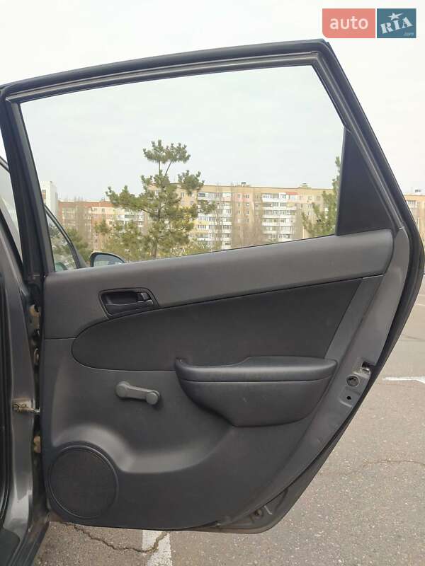 Універсал Hyundai i30 2008 в Миколаєві фото 16 Універсал Hyundai i30 2008 в Миколаєві