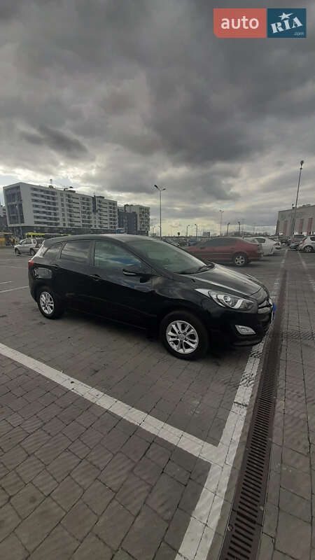 Универсал Hyundai i30 2014 в Львове