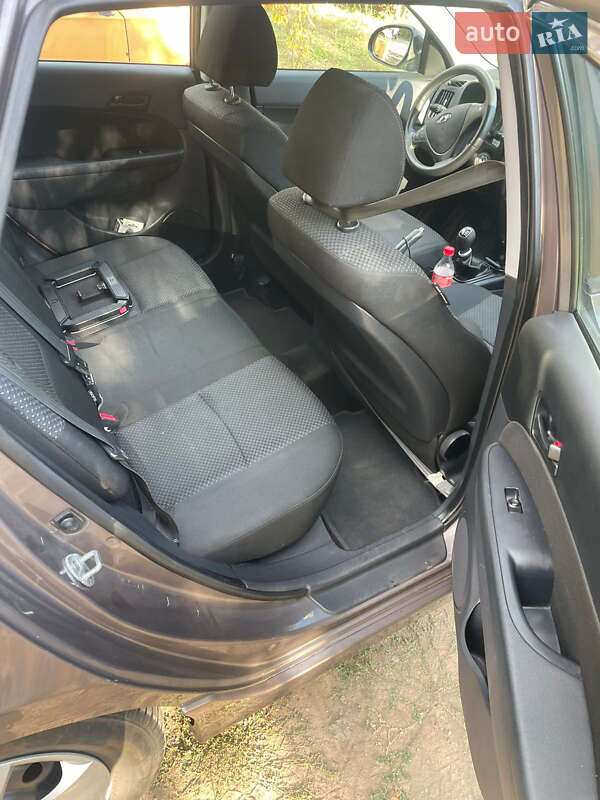 Універсал Hyundai i30 2011 в Запоріжжі