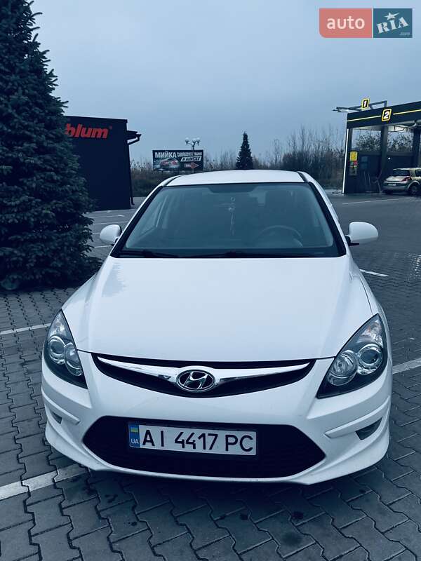 Хэтчбек Hyundai i30 2011 в Виннице
