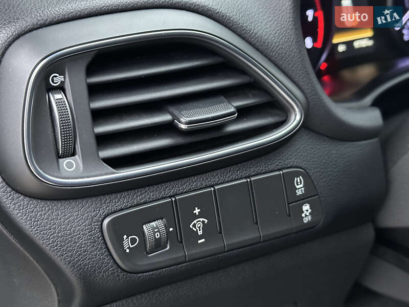 Фастбек Hyundai i30 2019 в Києві фото 31 Фастбек Hyundai i30 2019 в Києві