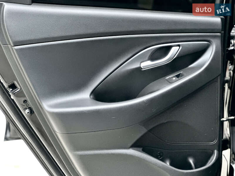 Фастбек Hyundai i30 2019 в Києві фото 42 Фастбек Hyundai i30 2019 в Києві