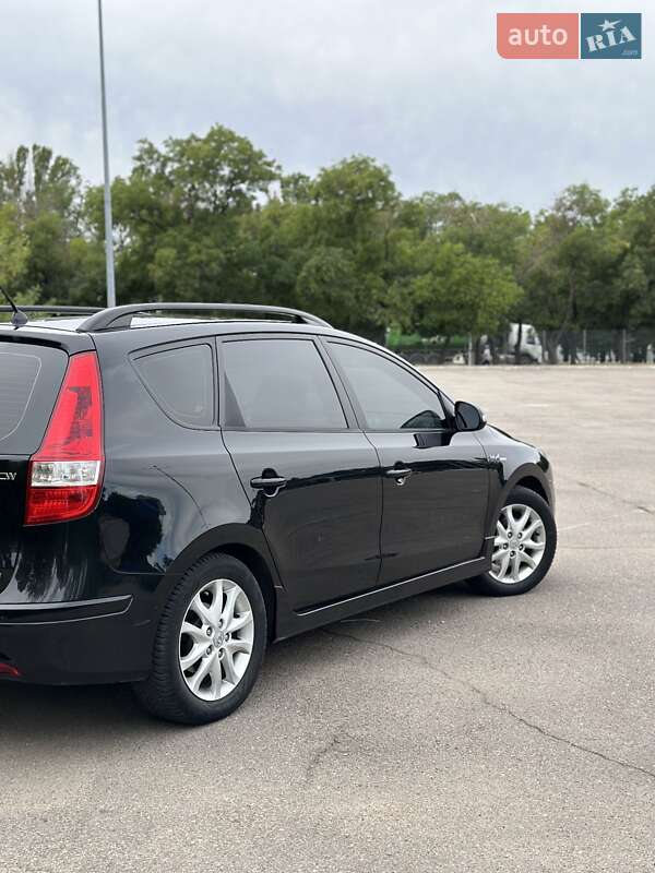 Универсал Hyundai i30 2011 в Николаеве фото 15 Универсал Hyundai i30 2011 в Николаеве