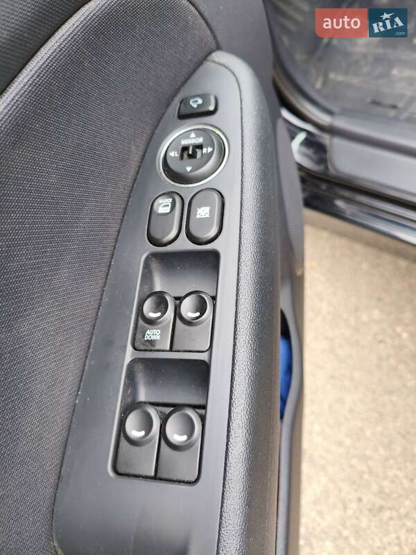 Универсал Hyundai i30 2011 в Николаеве фото 46 Универсал Hyundai i30 2011 в Николаеве