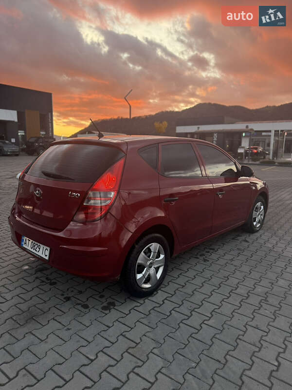 Хэтчбек Hyundai i30 2008 в Хусте