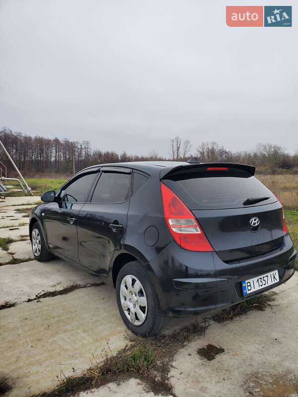 Хетчбек Hyundai i30 2008 в Чутовому