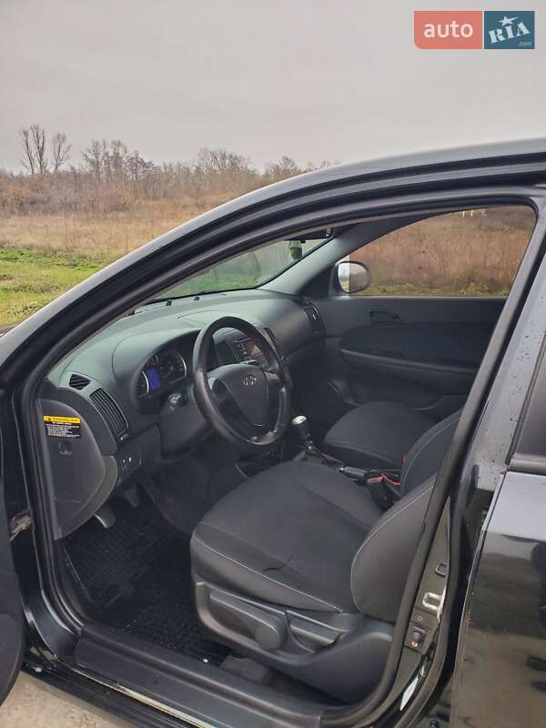 Хетчбек Hyundai i30 2008 в Чутовому