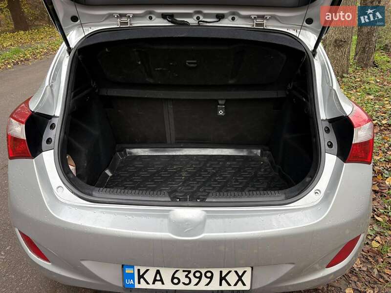 Хэтчбек Hyundai i30 2014 в Киеве