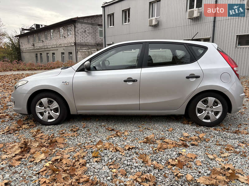 Хетчбек Hyundai i30 2009 в Дніпрі фото 4 Хетчбек Hyundai i30 2009 в Дніпрі