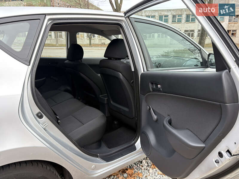 Хетчбек Hyundai i30 2009 в Дніпрі фото 8 Хетчбек Hyundai i30 2009 в Дніпрі