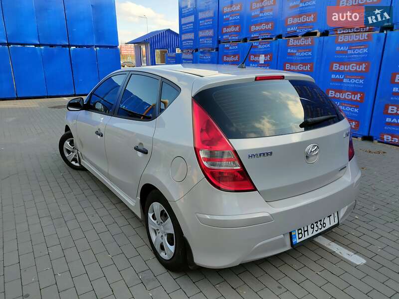 Хэтчбек Hyundai i30 2011 в Борисполе