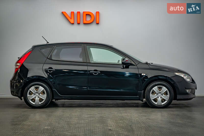 Хетчбек Hyundai i30 2011 в Києві фото 4 Хетчбек Hyundai i30 2011 в Києві
