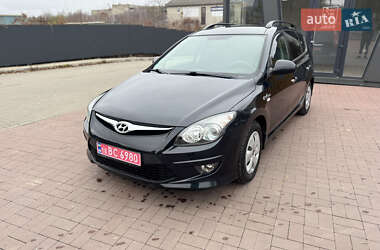 Универсал Hyundai i30 2010 в Ровно