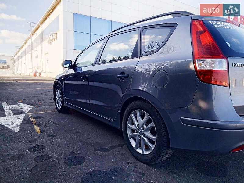Универсал Hyundai i30 2012 в Белгороде-Днестровском фото 12 Универсал Hyundai i30 2012 в Белгороде-Днестровском