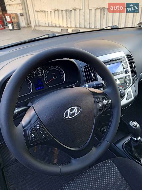 Универсал Hyundai i30 2012 в Белгороде-Днестровском фото 17 Универсал Hyundai i30 2012 в Белгороде-Днестровском